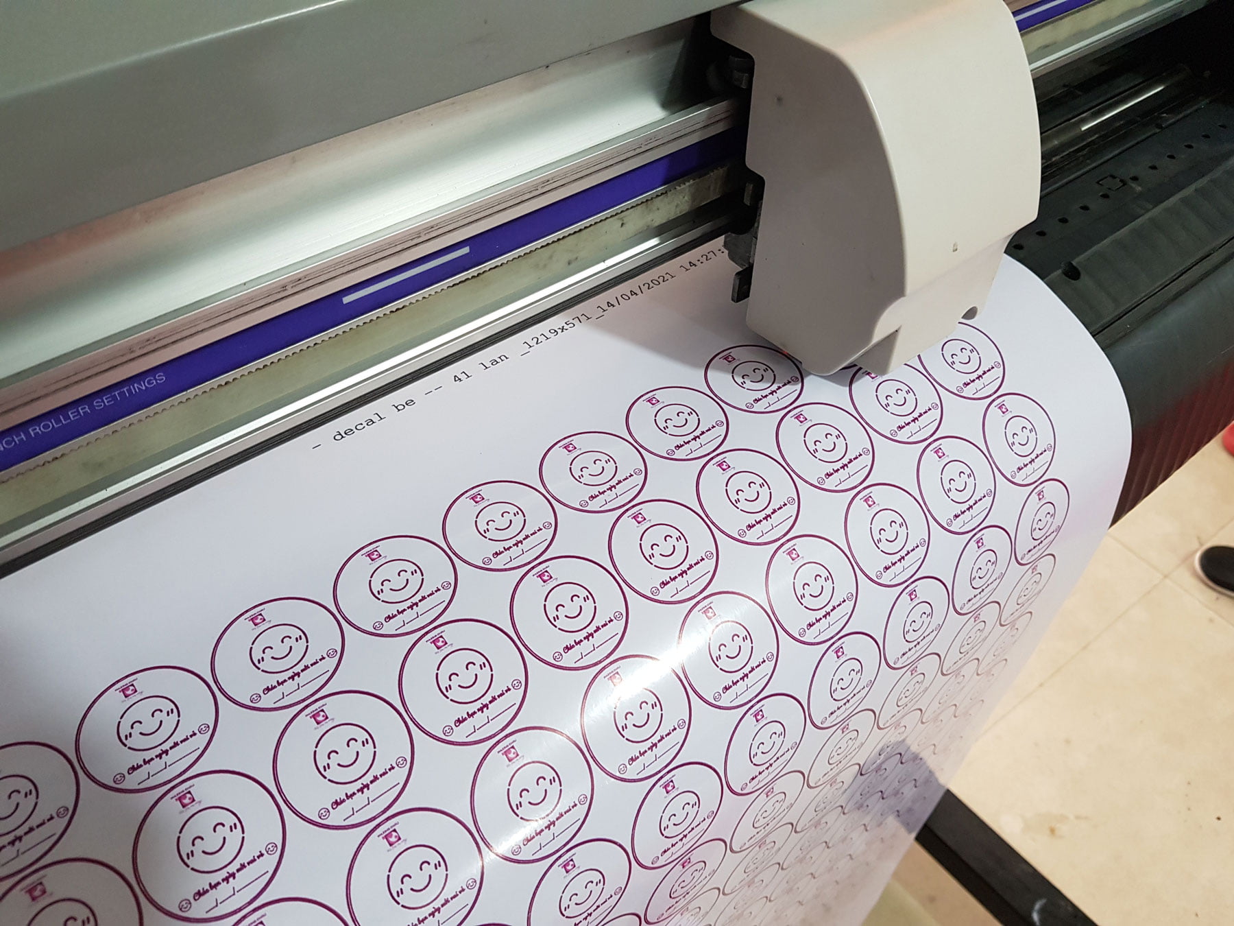 Vai trò trong in ấn tem decal