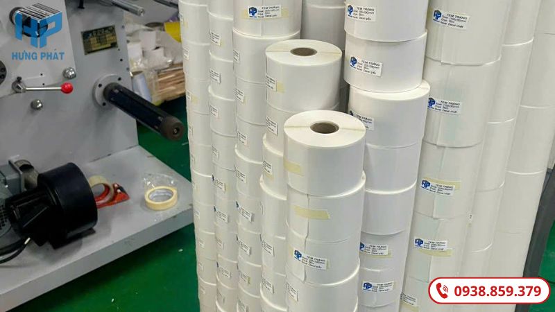 Giấy in tem decal cuộn được ứng dụng nhiều với khả năng dễ dùng, tiết kiệm thời gian